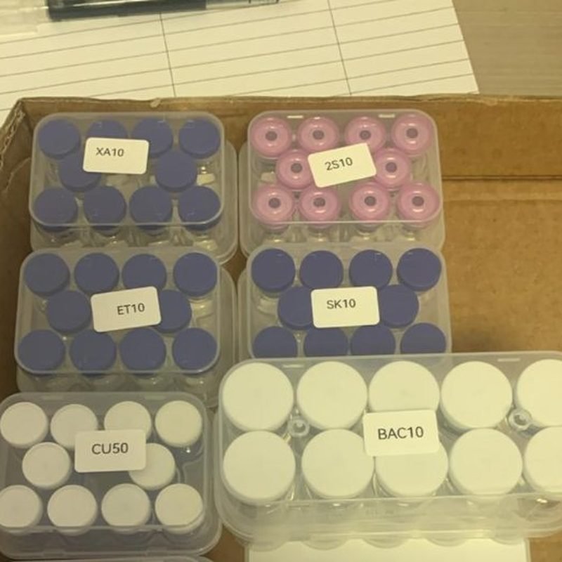 Catalogue compound assortment with lot codes